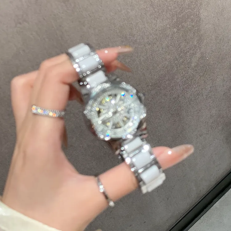 八芒星手表女士新款时尚轻奢小众高级感镶钻简约气质防水石英女表