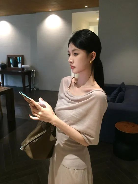 2025夏季新款法式气质高级感多穿法抹胸上衣温柔半身裙两件套装