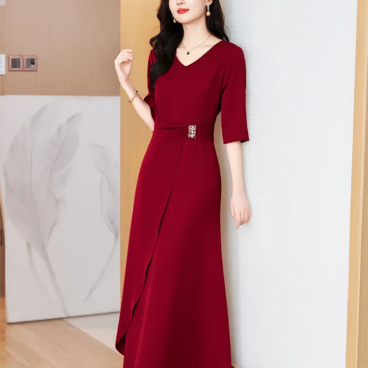 酒红色喜婆婆婚宴装连衣裙女2025春秋新款高端轻奢妈妈装礼服长款