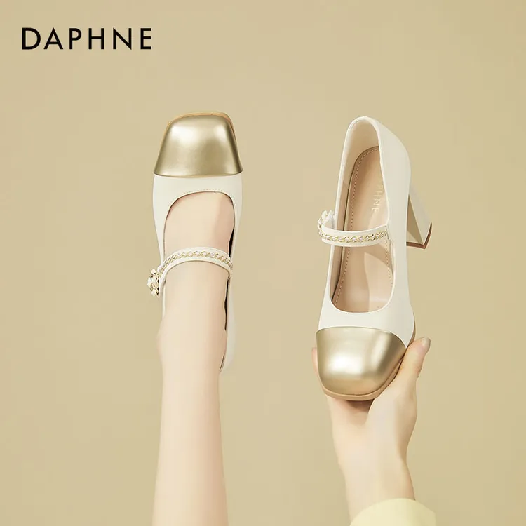 达芙妮简约米白玛丽珍女鞋2025新款漆皮高跟鞋一字配裙子粗跟单鞋