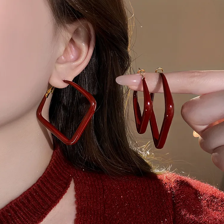 铜合金耳饰 复古港风红色滴釉方形耳钉女秋冬气质高级感耳环耳饰