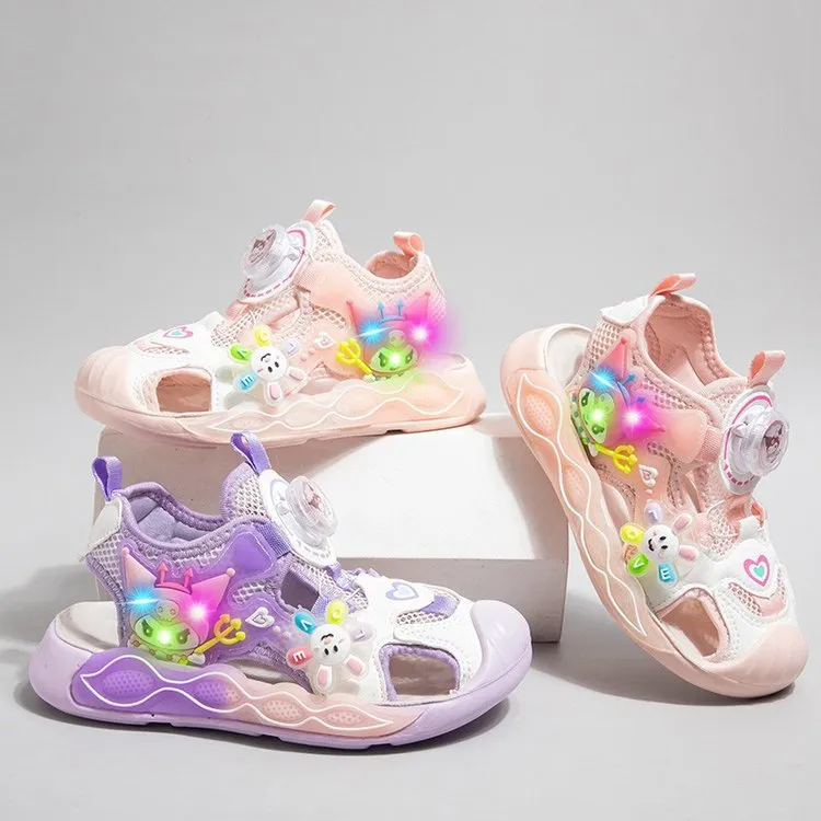 女童发光包头凉鞋2025夏新款发光公主鞋儿童库洛米旋转纽扣沙滩鞋