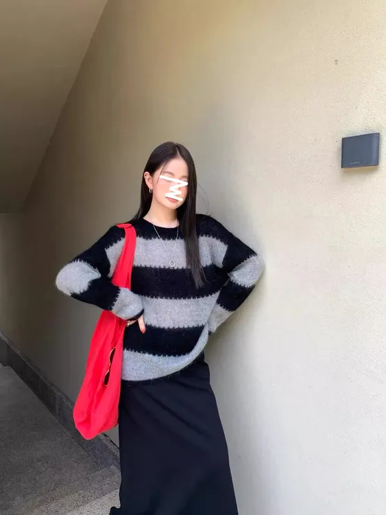 慵懒风百搭套装复古条纹长袖毛衣针织衫女装秋季直筒半身裙两件套