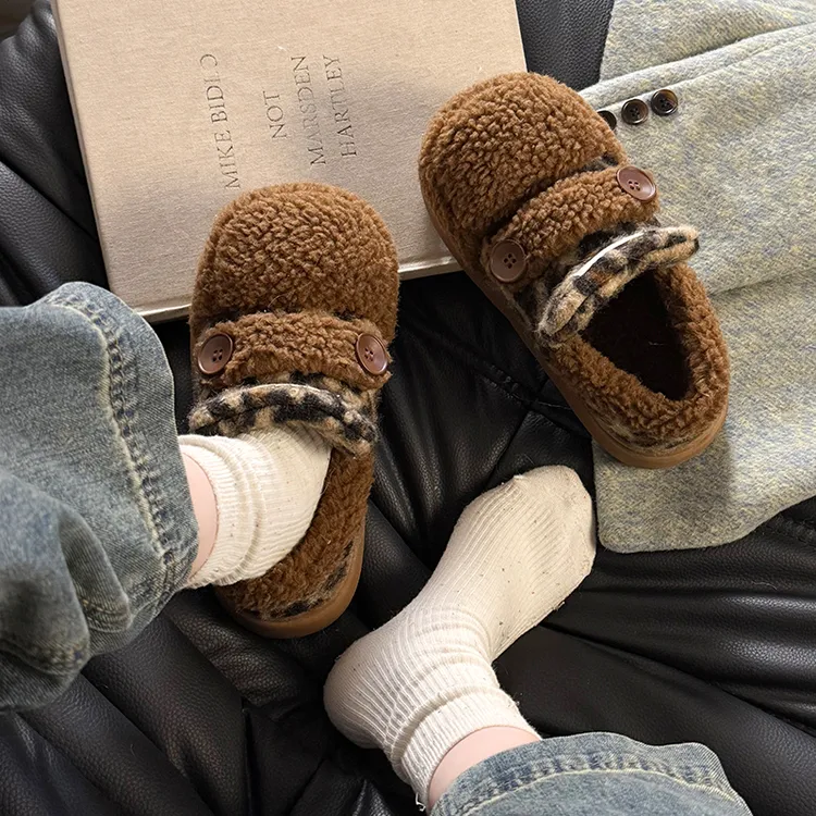来两双 纽扣棉鞋厚底加绒保暖雪地靴女生冬天防滑毛绒棉拖鞋外穿