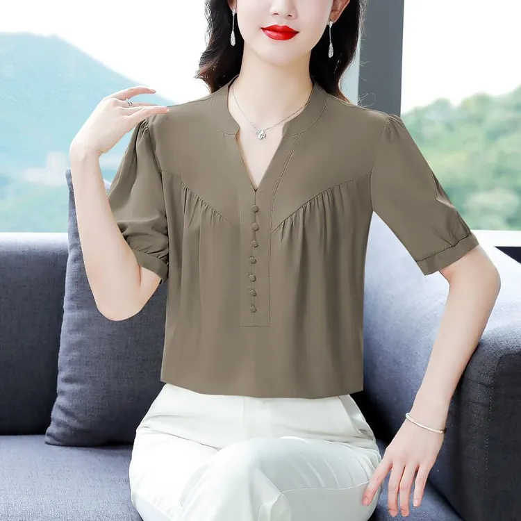 天丝衬衫女夏2023新款中年妈妈宽松v领短袖上衣休闲百搭洋气小衫