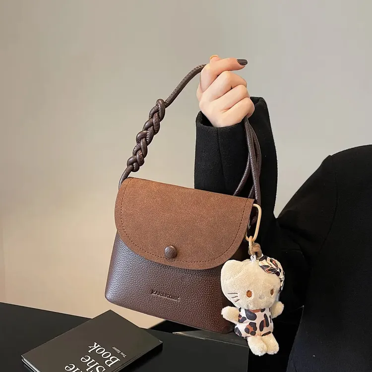 【kitty挂件小方包】小众设计款复古美拉德时尚百搭单肩包斜跨包女