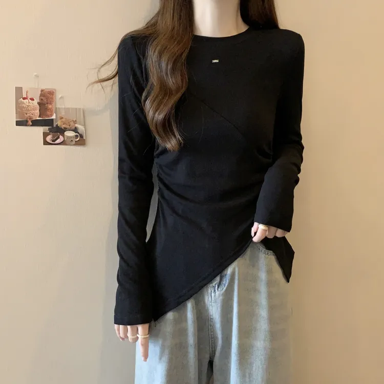 大码女装秋季新款胖MM侧边褶皱斜开叉不规则设计感内搭T恤打底衫