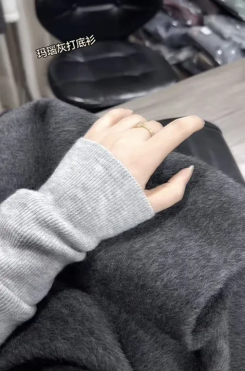 米蓝家名殿！【内搭首选】亲肤绒半高领显瘦高弹玛瑙灰打底衫0033