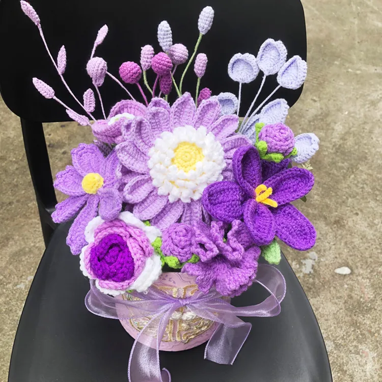 婚庆生日节庆摆件创意手工针织玫瑰香毛线花混搭抱抱桶花束成品