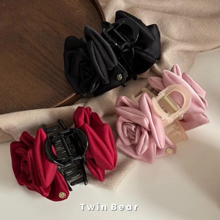 Z033手作~高级感缎面蓬松感绸缎花朵鲨鱼夹玫瑰抓夹后脑勺发抓