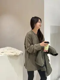 温柔瑶-Ersan秋季新款#百搭净色大版后中缝长袖T恤#7721