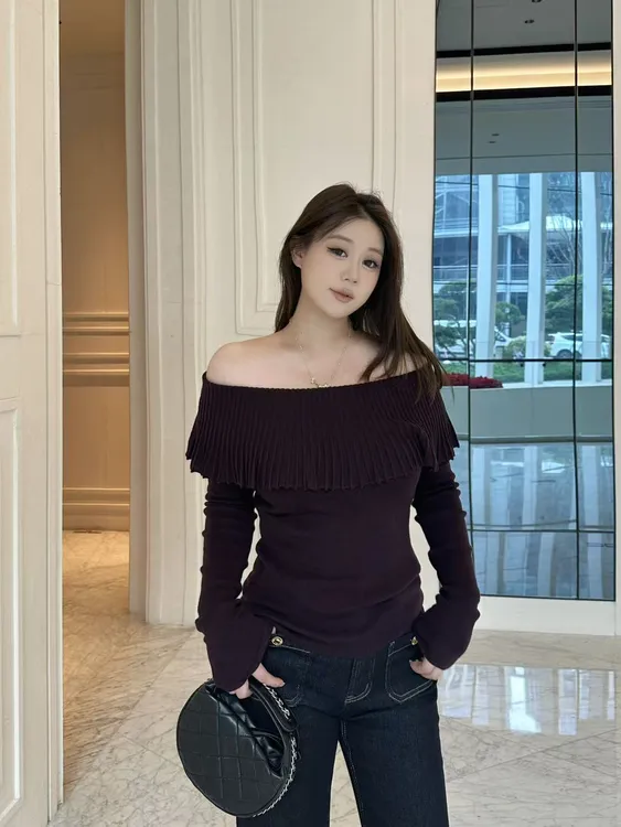 琪琪怪怪大码女装【暗夜曼陀罗】荷叶边露肩气质针织上衣T17841QTQ