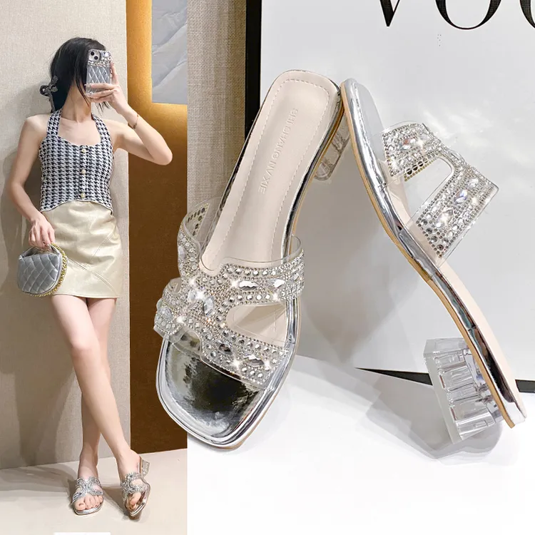 法式粗跟拖鞋女夏外穿2025新款网红时尚水钻中跟气质水晶高跟凉拖