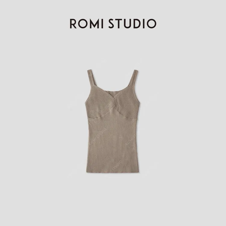 ROMI STUDIO“轻薄无物”16针立体缝合V领花边网面吊带RWCAS66139