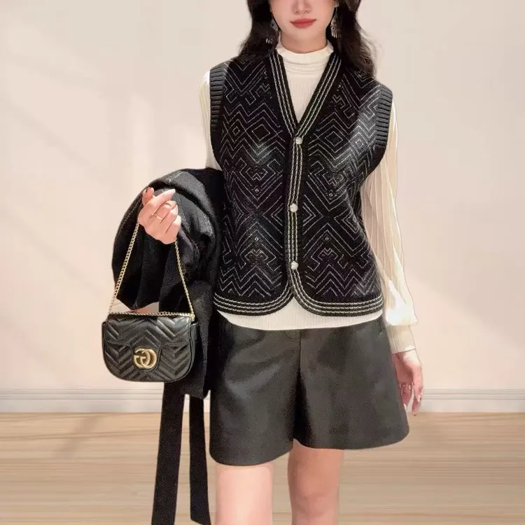 E+25新款女装设计感绵羊毛V领收腰针织马甲0468