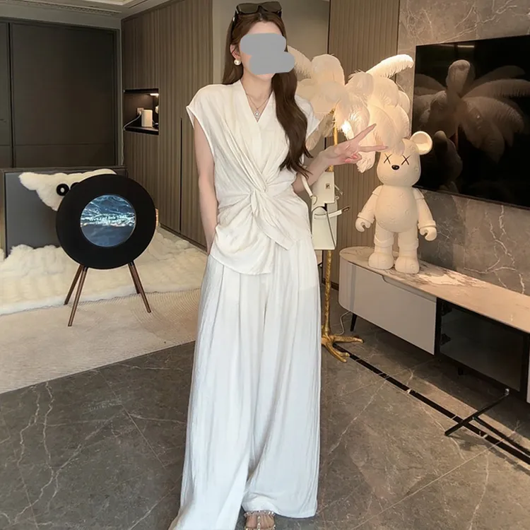 2025夏季新款韩版极简风显瘦高级感套装韩系韩系镂空显瘦两件套