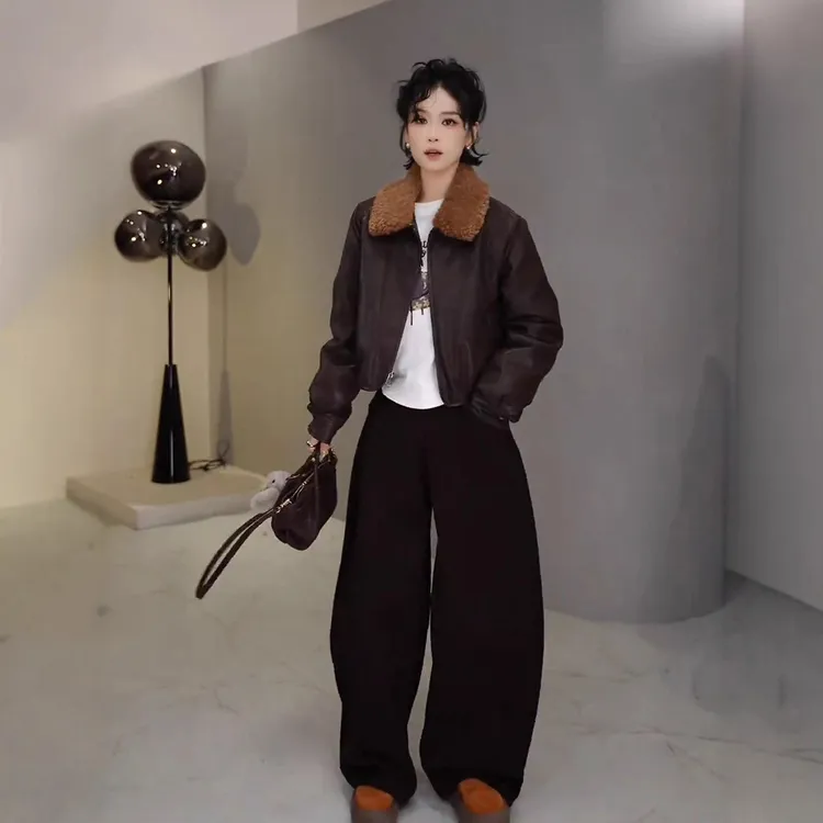 黑色羊羔毛领皮衣女短款2025新款柔软蛋白皮羽绒服显瘦白鸭绒夹克