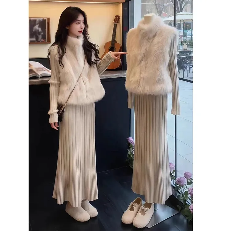 超火秋季穿搭一整套女2025新款韩版立领毛绒马甲百搭连衣裙两件套