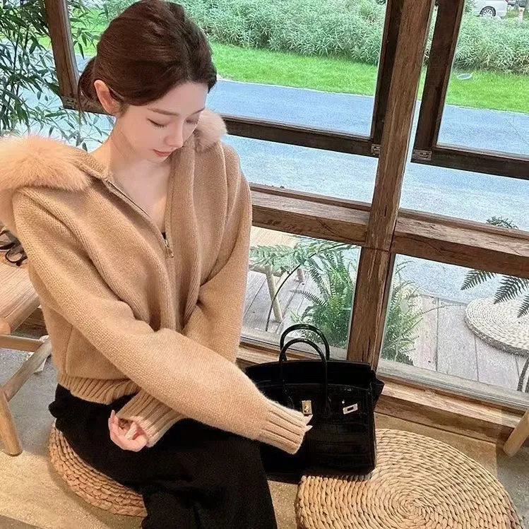 高级感女装连帽针织上衣小香风开衫外套冬季新款长袖白色毛衣女