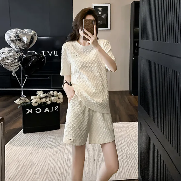 轻奢风短袖套装纹理感气质T恤短裤两件套小个子显高穿搭2025夏季