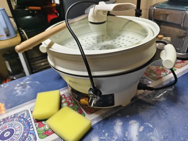 多功能电煮锅/炒菜锅/电炖锅 ,炒菜口径30cm/蒸锅口径33cm