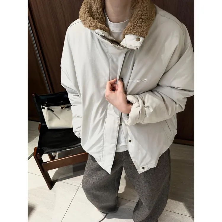 90白鸭绒拼接羊羔毛翻领羽绒外套  J25WT803