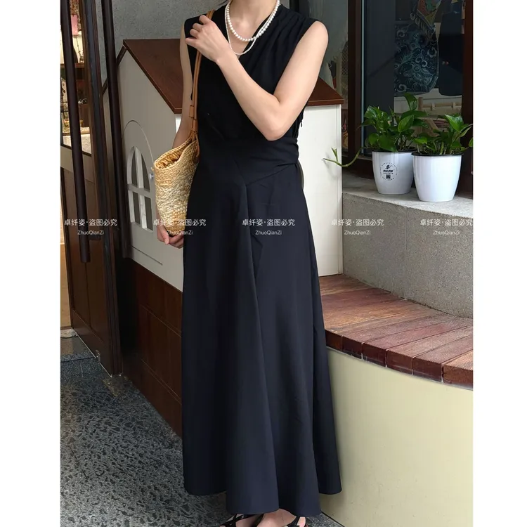 2025夏季新款时尚复古长裙设计款显瘦v字领收腰长款连衣裙#2170