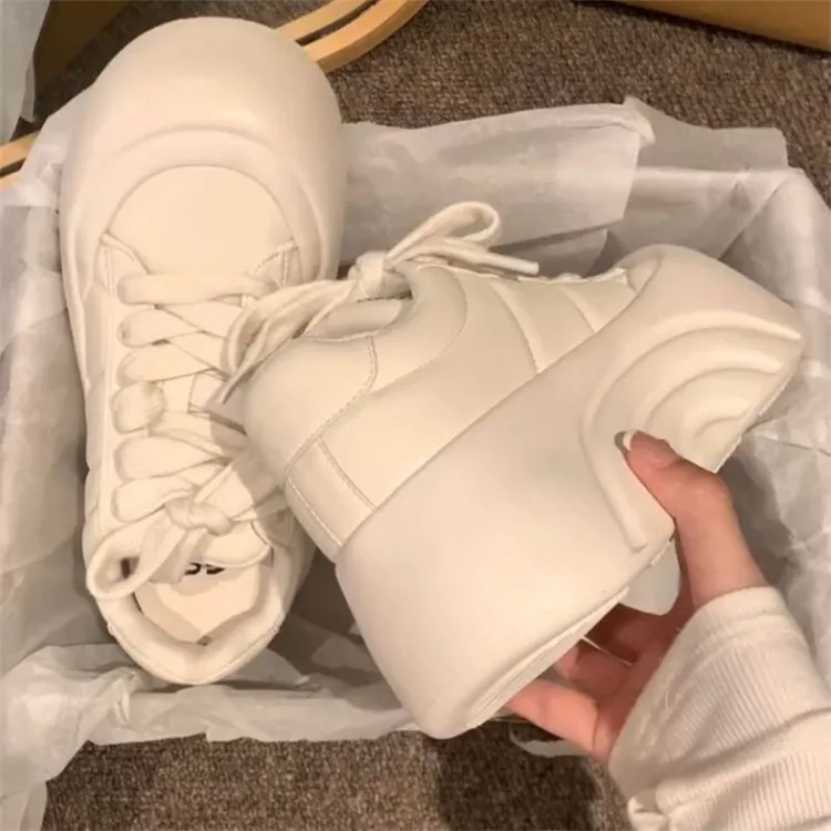 圆头厚底配裙子松糕小白鞋女2025夏季新款增高面包鞋休闲百搭板鞋