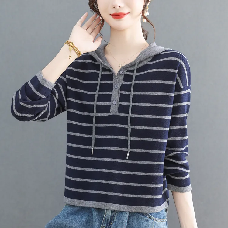 短款条纹毛衣女秋冬内搭可外穿打底衫2025新款高级感连帽针织卫衣