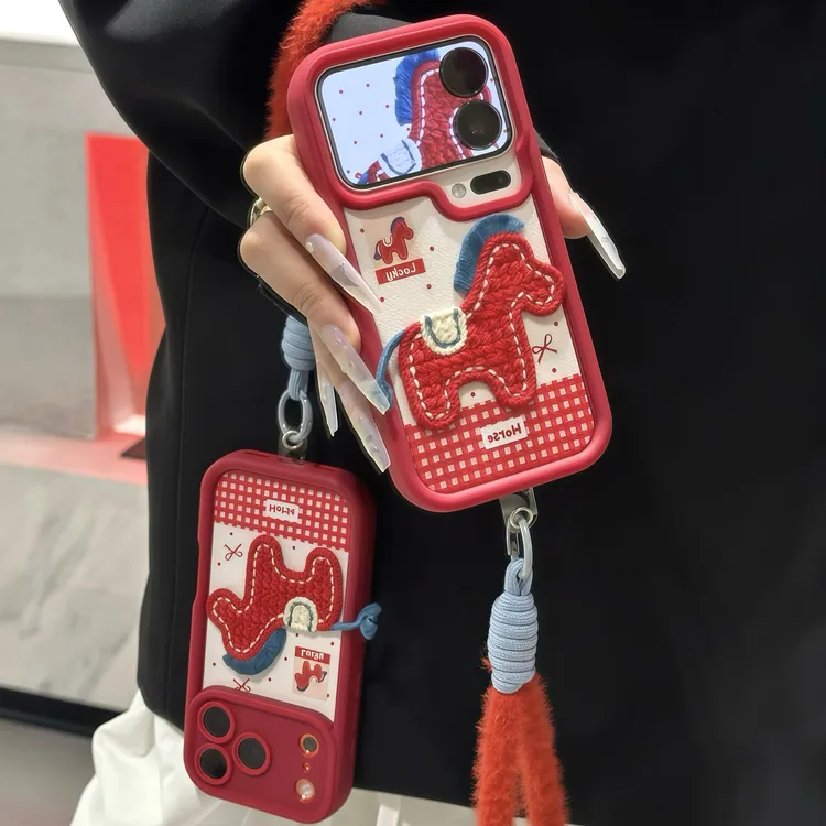 新年刺绣小马挂绳适用苹果17/16promax手机壳华为vivoppo小米15潮