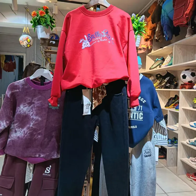 春秋男童卫衣加绒款长袖休闲风贴布绣上衣男女童中国红洋气