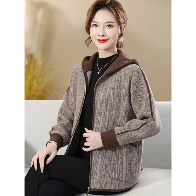 新款妈妈连帽外套开衫50岁60中老年秋冬拉链夹克短款洋气休闲上衣