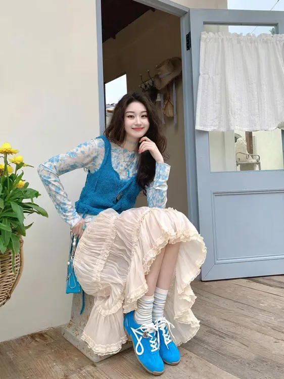 春季新款花朵印花透感长袖T恤打底衫小众设计针织马甲半身裙套装