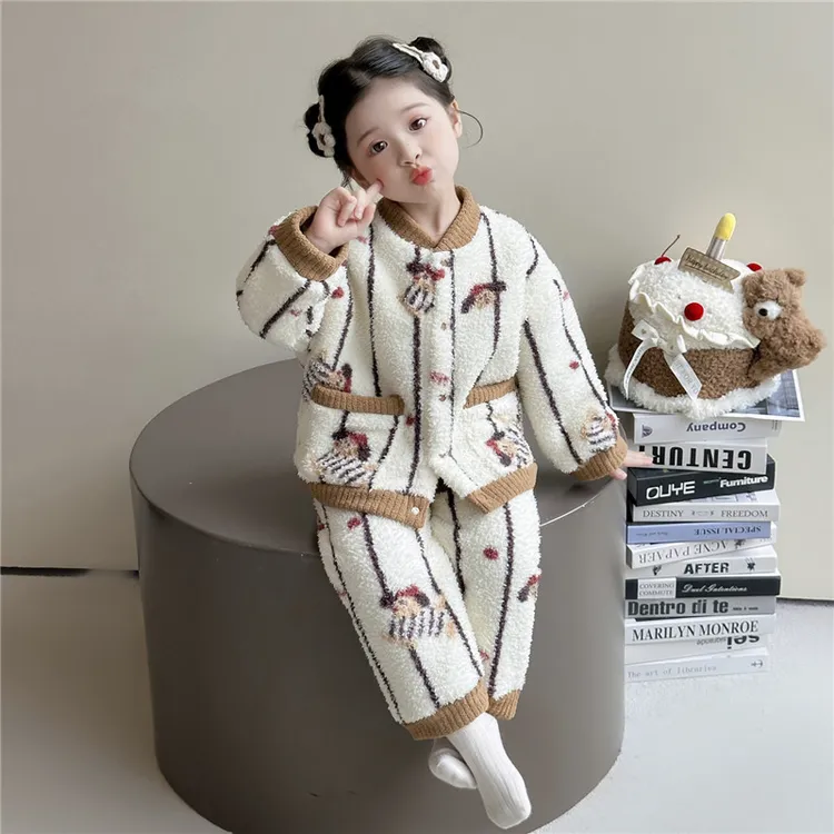 儿童睡衣秋冬季法兰绒2025新款女孩宝宝加厚珊瑚绒女童家居服套装