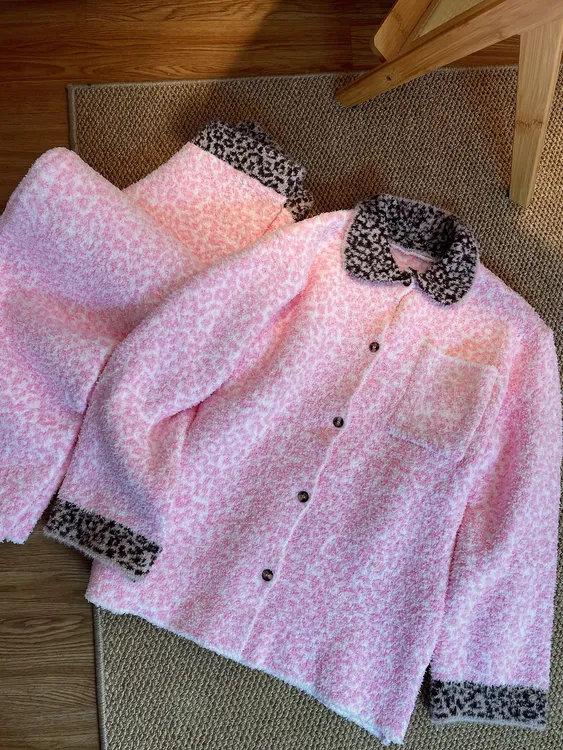 2025年最新爆款豹纹少女凯蒂猫半边绒睡衣女秋冬季新款家居服套装