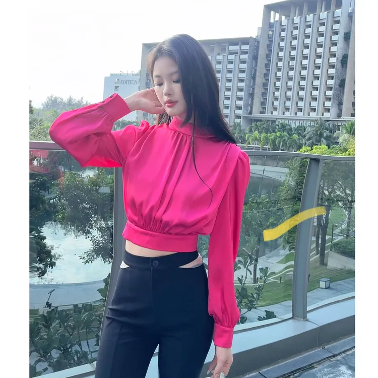 格润雅新款时髦上衣女2025年时尚设计感小众轻奢洋气短款长袖衬衫