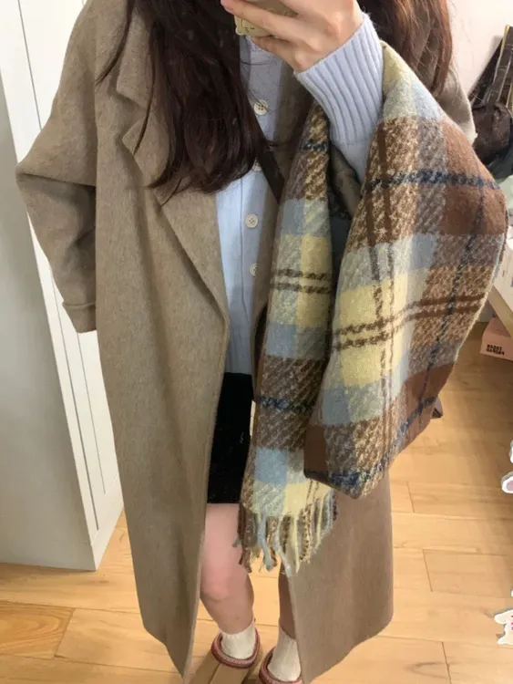 2025新学生冬季围巾百搭新款保暖加厚流苏氛围格子情侣披肩围脖高