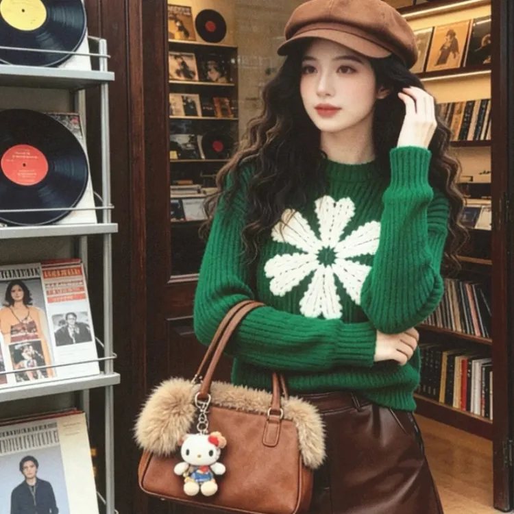 绿色粗线花朵绣花软糯气质毛衣女2025年新款慵懒松弛风针织衫上衣