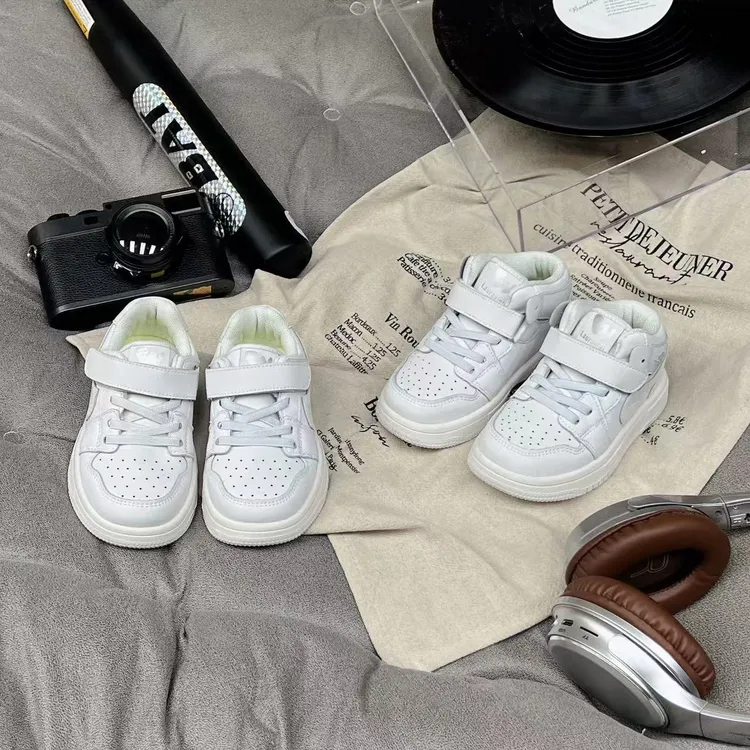 2025春季新款男女童运动高帮低帮板鞋真皮小白鞋儿童防滑6-12岁爆
