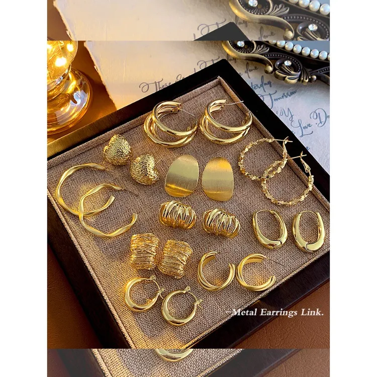 合金亚克力耳饰 合金亚克力耳饰复古轻奢金色港风耳环女2025新款