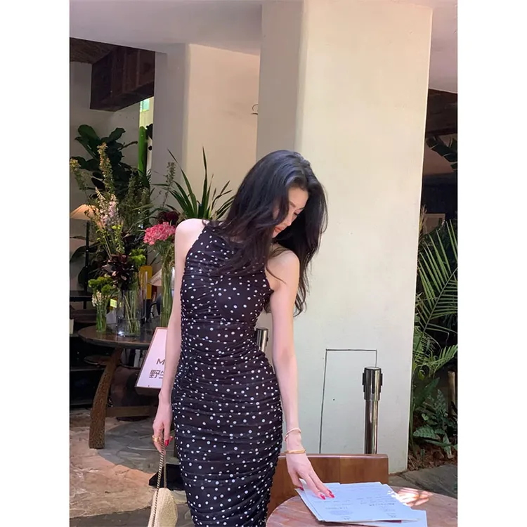 夏季新款法式名媛修身黑色波点圆领中长裙独特气质收腰包臀连衣裙