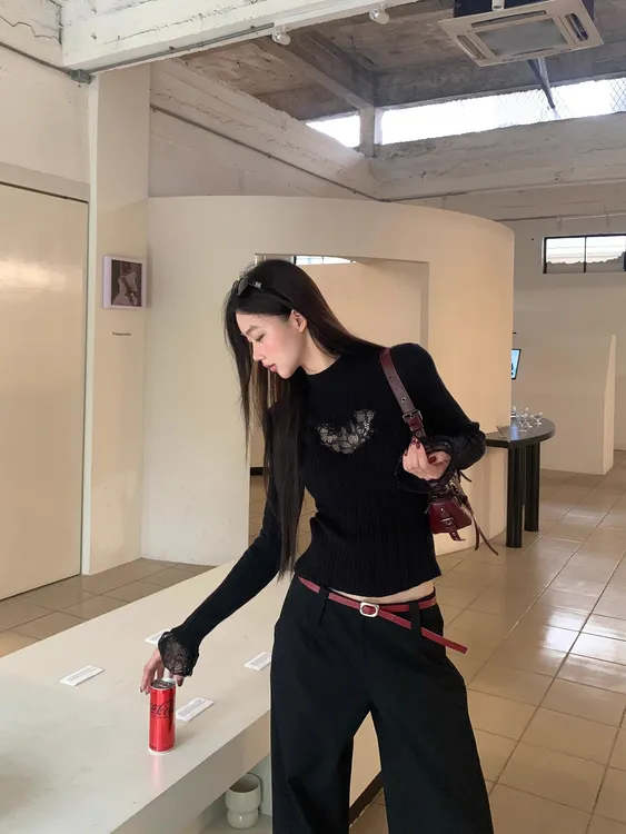 红人馆毛衣女冬季可外穿内搭慵懒高级感长袖上衣黑色修身针织衫女