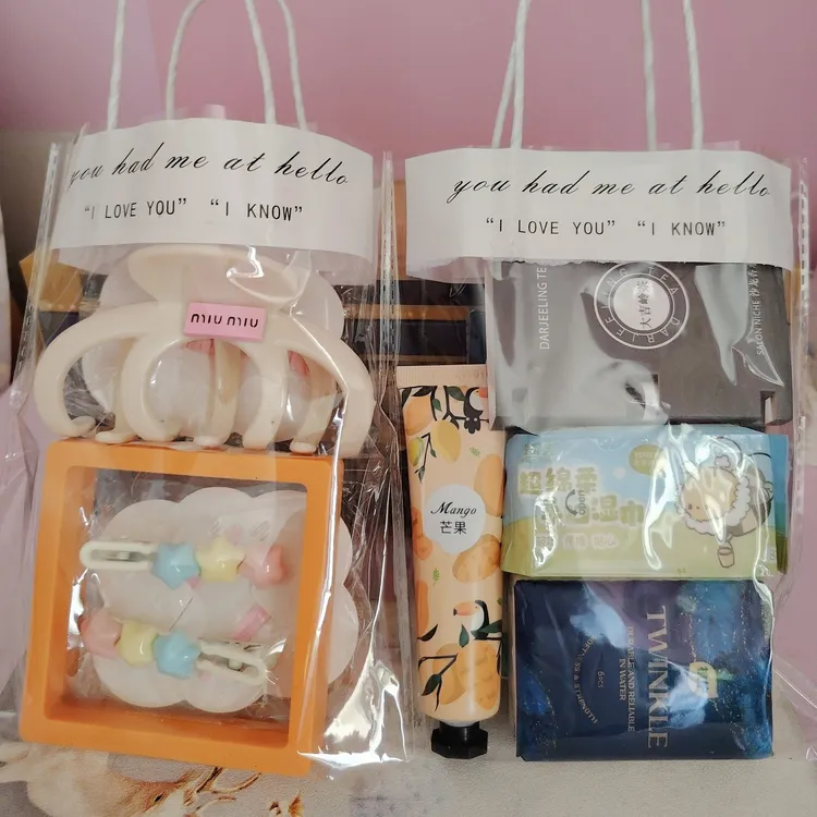 手工DIY盒装ins发夹礼袋装护手霜手口湿巾等伴手礼创意实用礼物