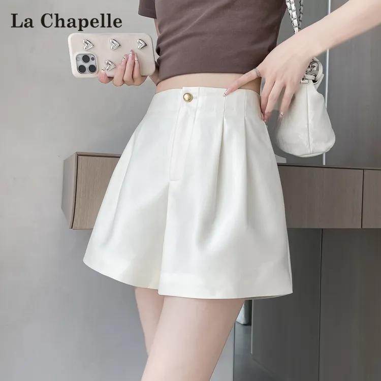 拉夏贝尔白色冰丝阔腿短裤女夏季薄款2025新款高腰a字西装热裤子