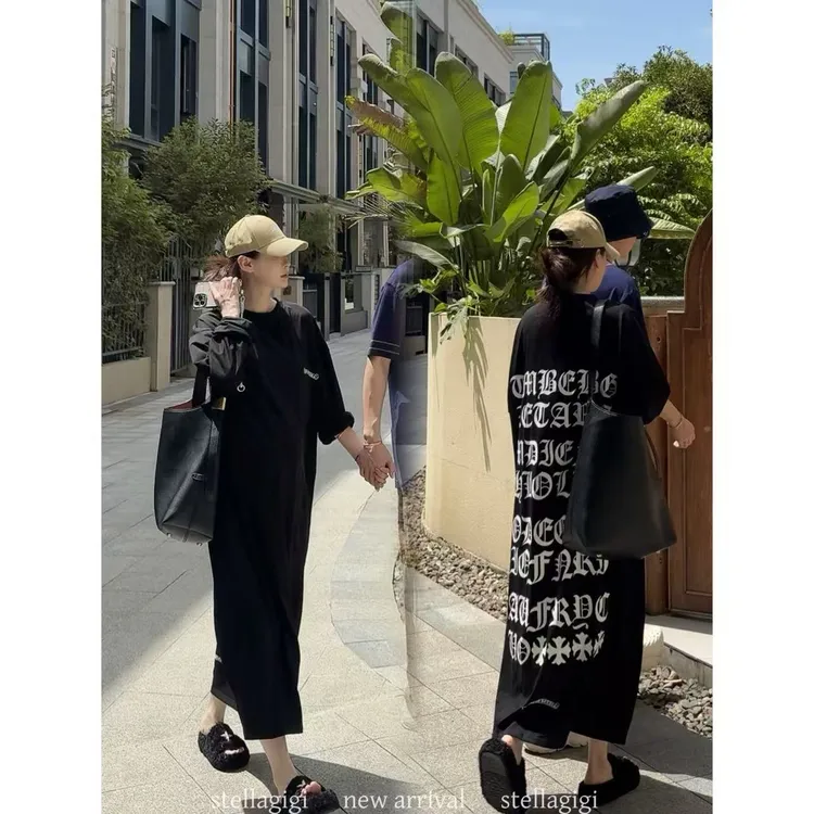 SG / 郭幂幂 AW 100%棉慵懒风 梵文印花圆领长袖T恤裙Q-20251671
