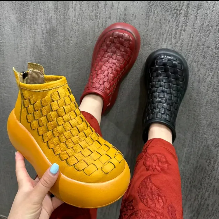 新品，高品质真皮厚底后拉链圆头复古秋冬秋季短靴