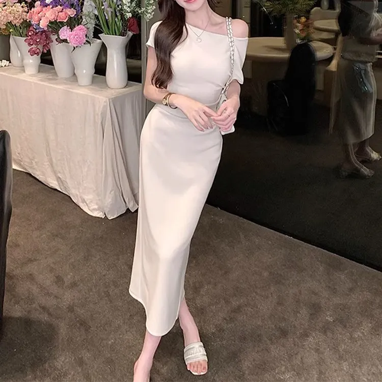 气质高冷御姐风斜肩连衣裙2025新款女夏季高级感显瘦包臀裙子夏天