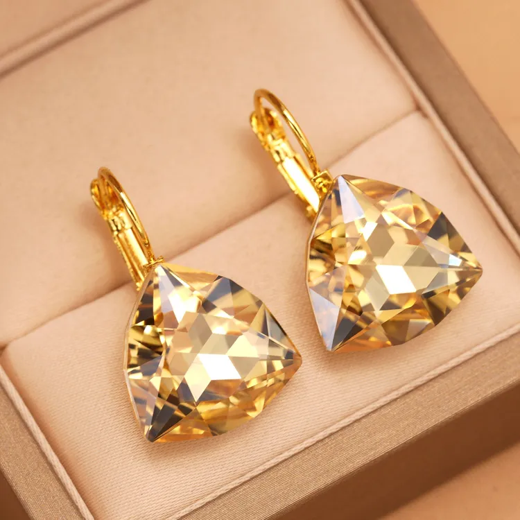 铜合金合成锆石耳饰 2025新款高级感耳钉女气质耳环百搭耳扣港风