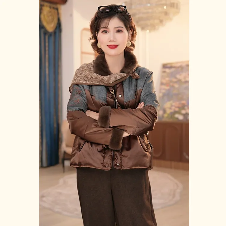 年轻妈妈冬装休闲加厚保暖外套2025新款洋气中老年女装时尚上衣服