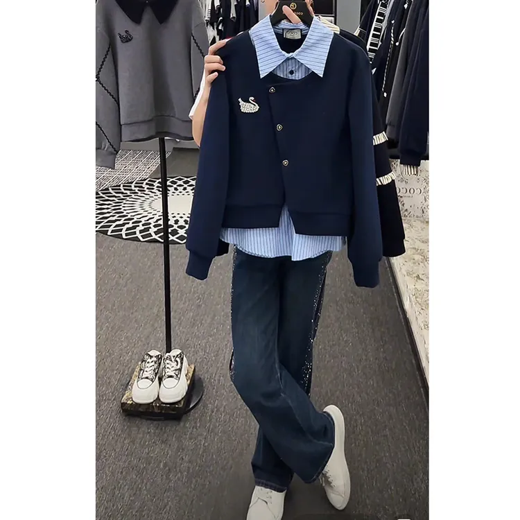 秋冬季新款时尚女装拼接天鹅装饰假两件百搭显瘦气质减龄长袖卫衣